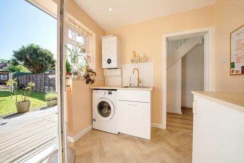 6 Evesham Green, Morden, SM4 6PW