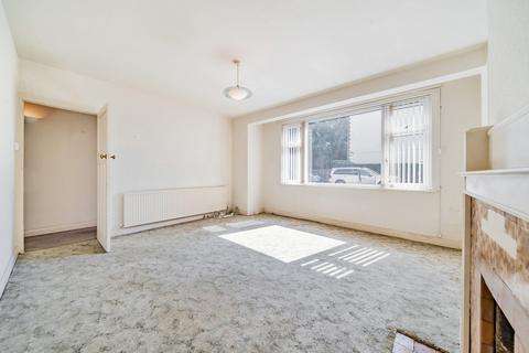 2 bedroom apartment for sale, Heyford Avenue, London SW20