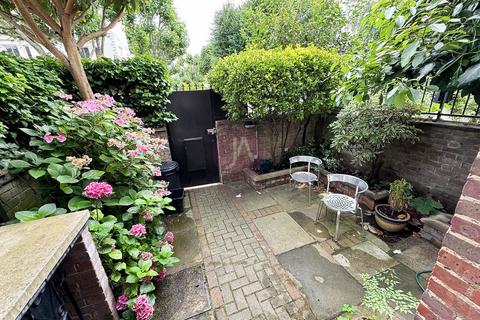 3 bedroom terraced house to rent, Randolph Avenue, Maida Vale, London, W9