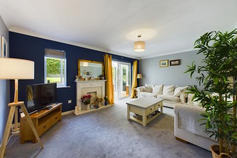 30 Bracken Close, Lichfield, WS14 9RU