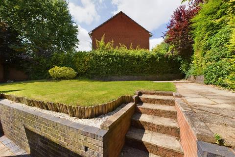30 Bracken Close, Lichfield, WS14 9RU