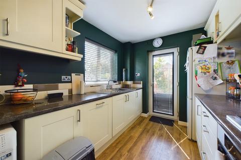 30 Bracken Close, Lichfield, WS14 9RU