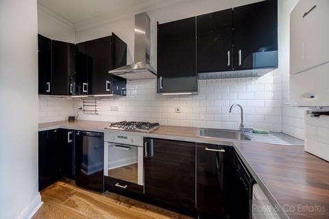 2 bedroom flat for sale, Fairhazel Gardens, South Hampstead, London