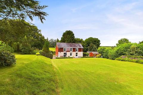 6 bedroom property with land for sale, Nebo, Bronwydd Arms, Carmarthen