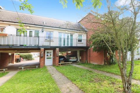 London Road, Langley - 2 bed - 2 bath