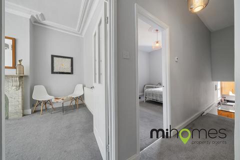 Flat B, 1 Foulden Road, London, N16 7UU