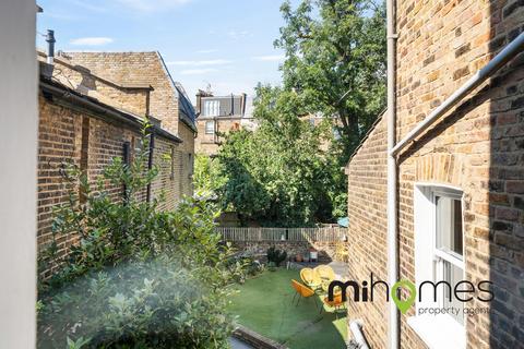 Flat B, 1 Foulden Road, London, N16 7UU
