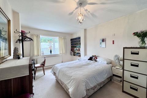 33 Rowallan Road, Sutton Coldfield, B75 6RH