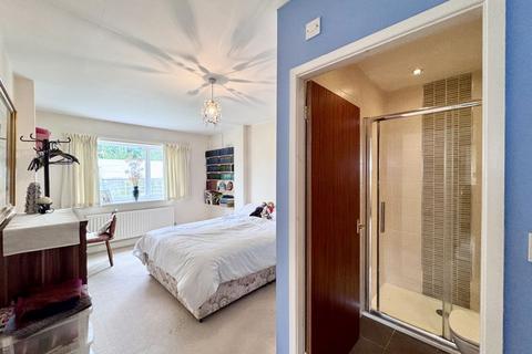 33 Rowallan Road, Sutton Coldfield, B75 6RH