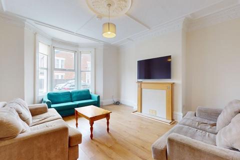 6 bedroom terraced house for sale, Heaton Hall Road, Newcastle Upon Tyne NE6