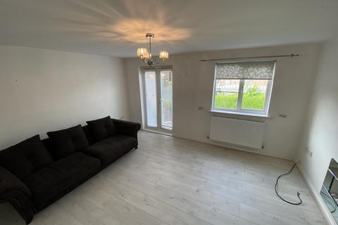 3 bedroom end of terrace house to rent, Brockwell Court