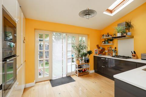 9 Knowle Road, Twickenham, TW2 6QH