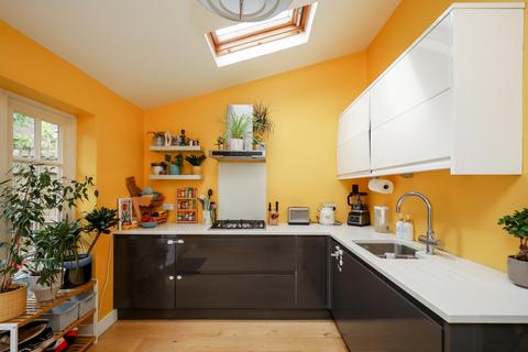 9 Knowle Road, Twickenham, TW2 6QH
