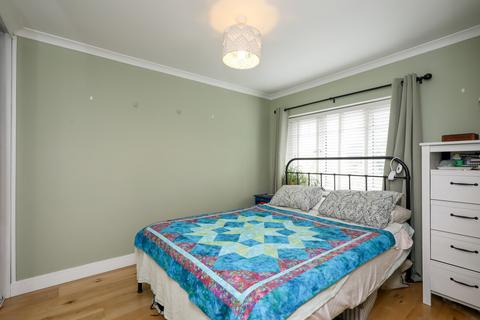 9 Knowle Road, Twickenham, TW2 6QH