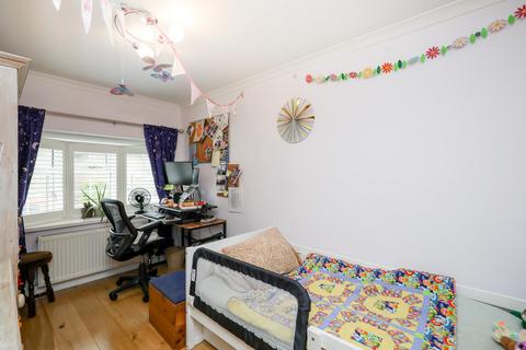 9 Knowle Road, Twickenham, TW2 6QH