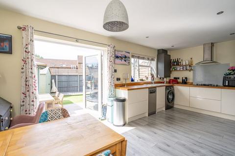 3 bedroom end of terrace house for sale, Caernarvon Road, Chichester
