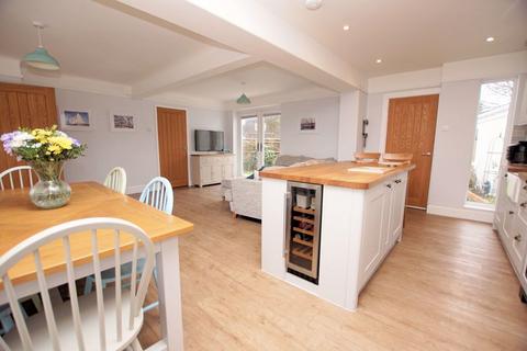 4 bedroom detached house for sale, Stubbington Lane, Lee-On-The-Solent, PO13