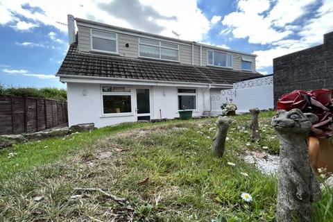 3 bedroom semi-detached house to rent, Three bedroom semi detached house in Eggbuckland