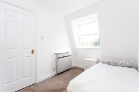 2 bedroom flat to rent, Heathcote Street, London WC1N