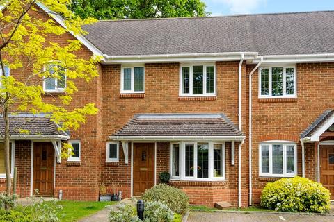 2 bedroom terraced house to rent, Updown Hill, Windlesham