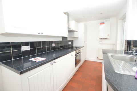 2 bedroom terraced house to rent, Morant Road, CO1, Colchester