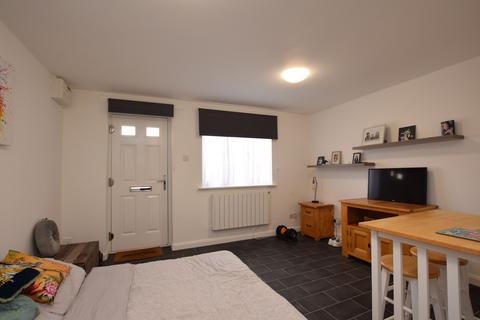 Studio to rent, Nicholsons grove, Colchester CO1