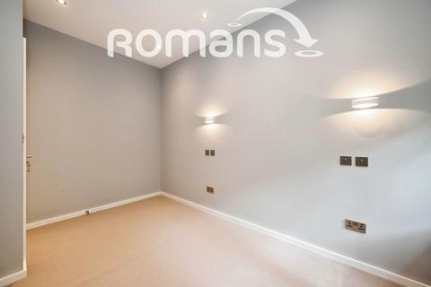 1 bedroom apartment to rent, Tamar House