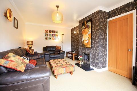 3 bedroom semi-detached house to rent, Dicksons Drive, Chester CH2