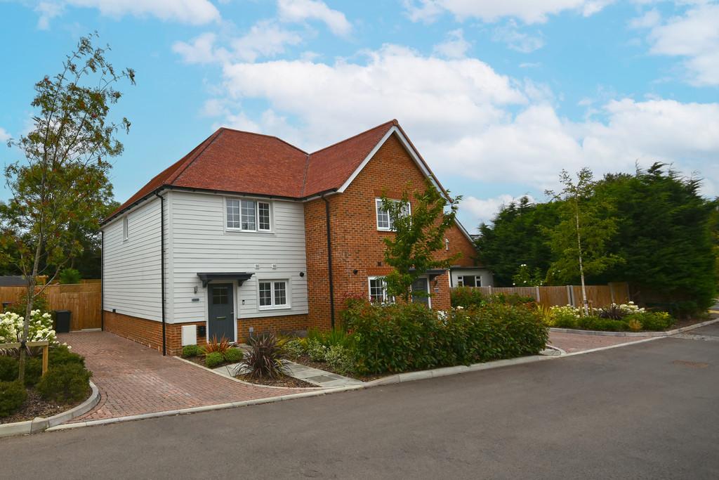 4 Elizabeth Gardens