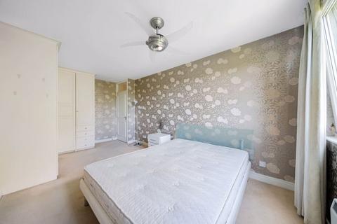 2 bedroom apartment to rent, Eaton Drive, Kingston, KT2