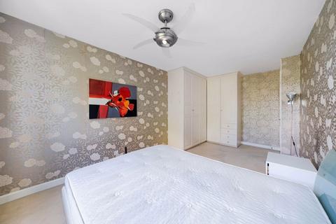2 bedroom apartment to rent, Eaton Drive, Kingston, KT2