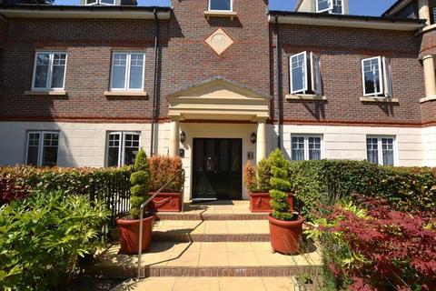 2 bedroom flat for sale, Westfield Park, Hatch End