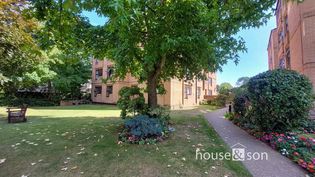 Front gdn 1