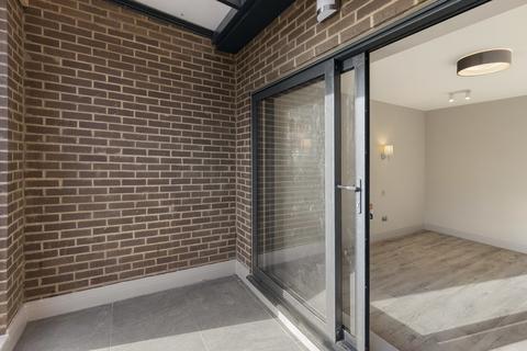 2 bedroom apartment to rent, DUKES WAY, London HA9