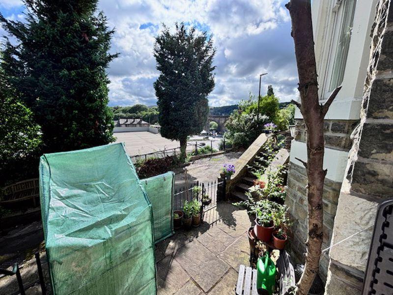 Forecourted garden