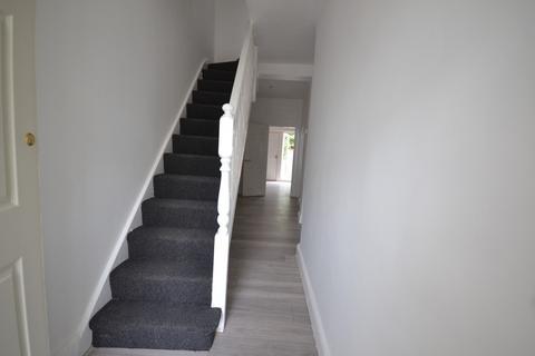 5 bedroom terraced house to rent, Highbury Gardens, Ilford