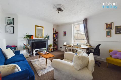 3 bedroom flat for sale, Adelaide Crescent, Hove, BN3
