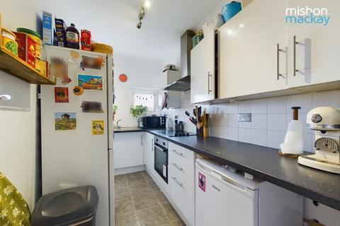 3 bedroom flat for sale, Adelaide Crescent, Hove, BN3