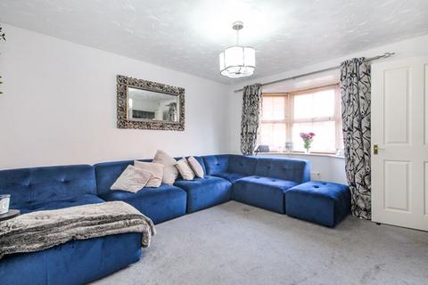 3 bedroom terraced house for sale, Sandleford Drive, Bedford MK42