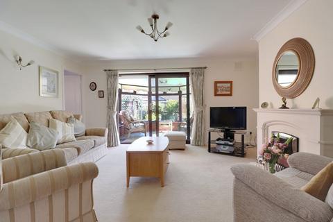 6 Beechfield Drive, Stafford, ST17 0YH