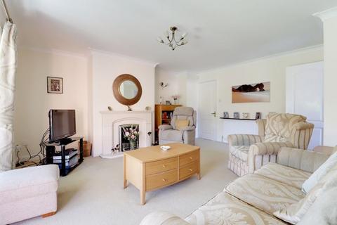 6 Beechfield Drive, Stafford, ST17 0YH