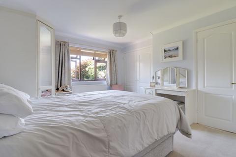 6 Beechfield Drive, Stafford, ST17 0YH