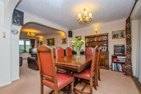 4 bedroom detached house for sale, Squirrels Hollow, Burntwood WS7