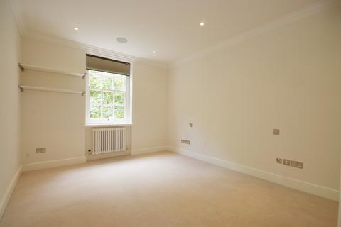 3 bedroom apartment to rent, Avenue Lodge, Avenue Road, St John's Wood, London, NW8