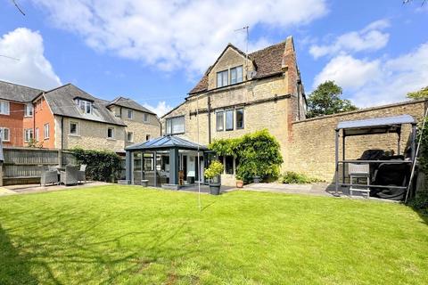 4 bedroom character property for sale, Lowbourne, Melksham, Wiltshire, SN12 7DZ