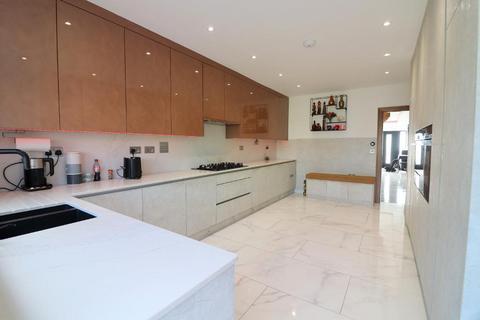 158 Barton Road, Luton, LU3 2BE