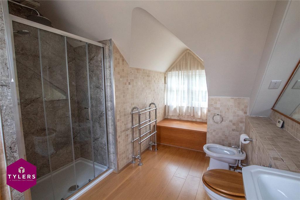 En-Suite Bathroom