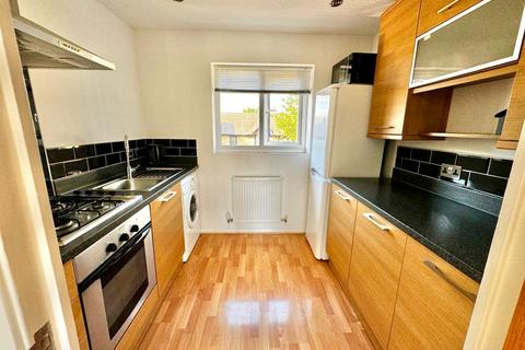 2 bedroom flat to rent, Town Street, Rodley, Leeds, West Yorkshire, LS13