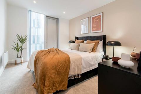 3 bedroom flat to rent, Wesley Avenue, London E16