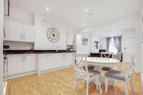 2 bedroom apartment for sale, Warren Street, London, W1T